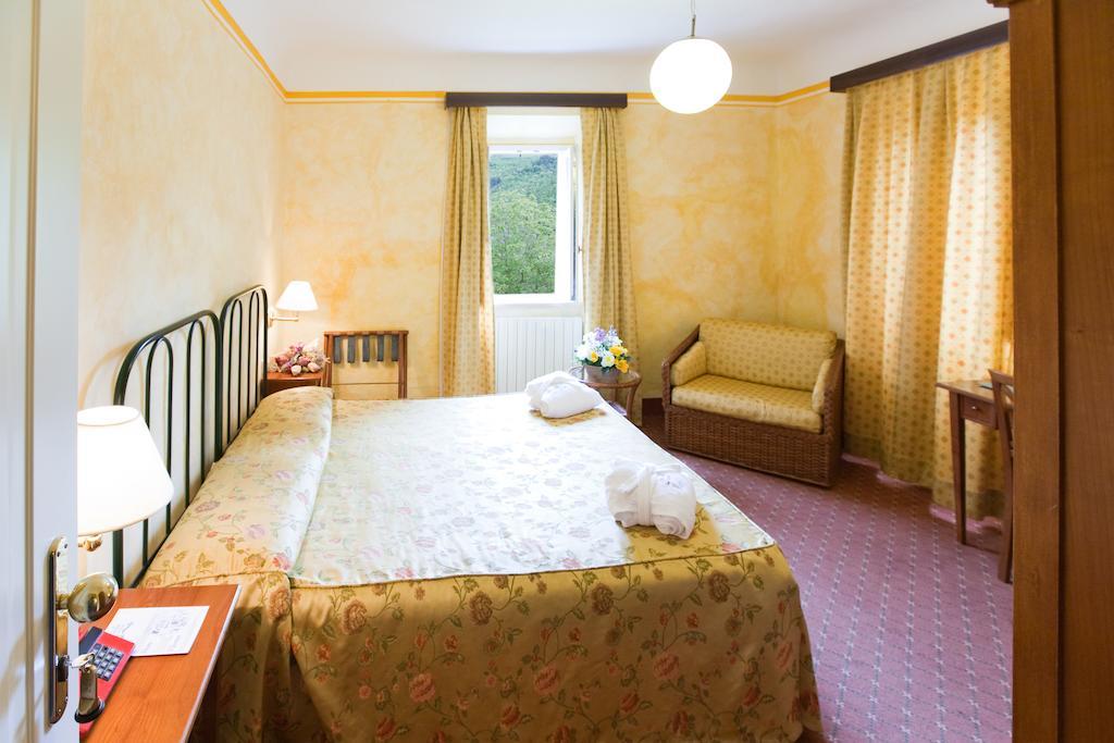 Terme San Filippo & Spa Castiglione dʼOrcia Oda fotoğraf
